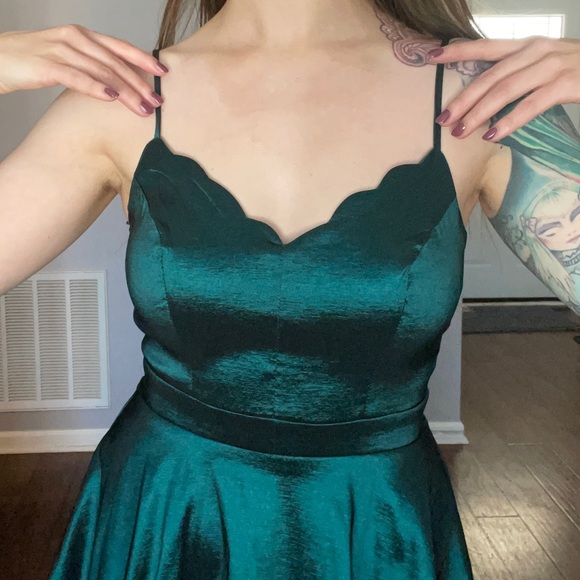 Taffeta prom dress from Dillards - Picture 4 of 8